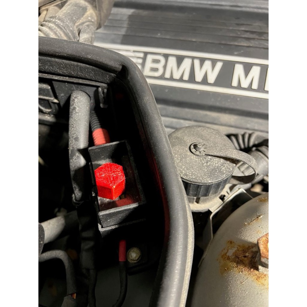 Akü Takviye (+) Terminal Kapağı (BMW Z3 M-Roadster Uyumlu) görsel 3