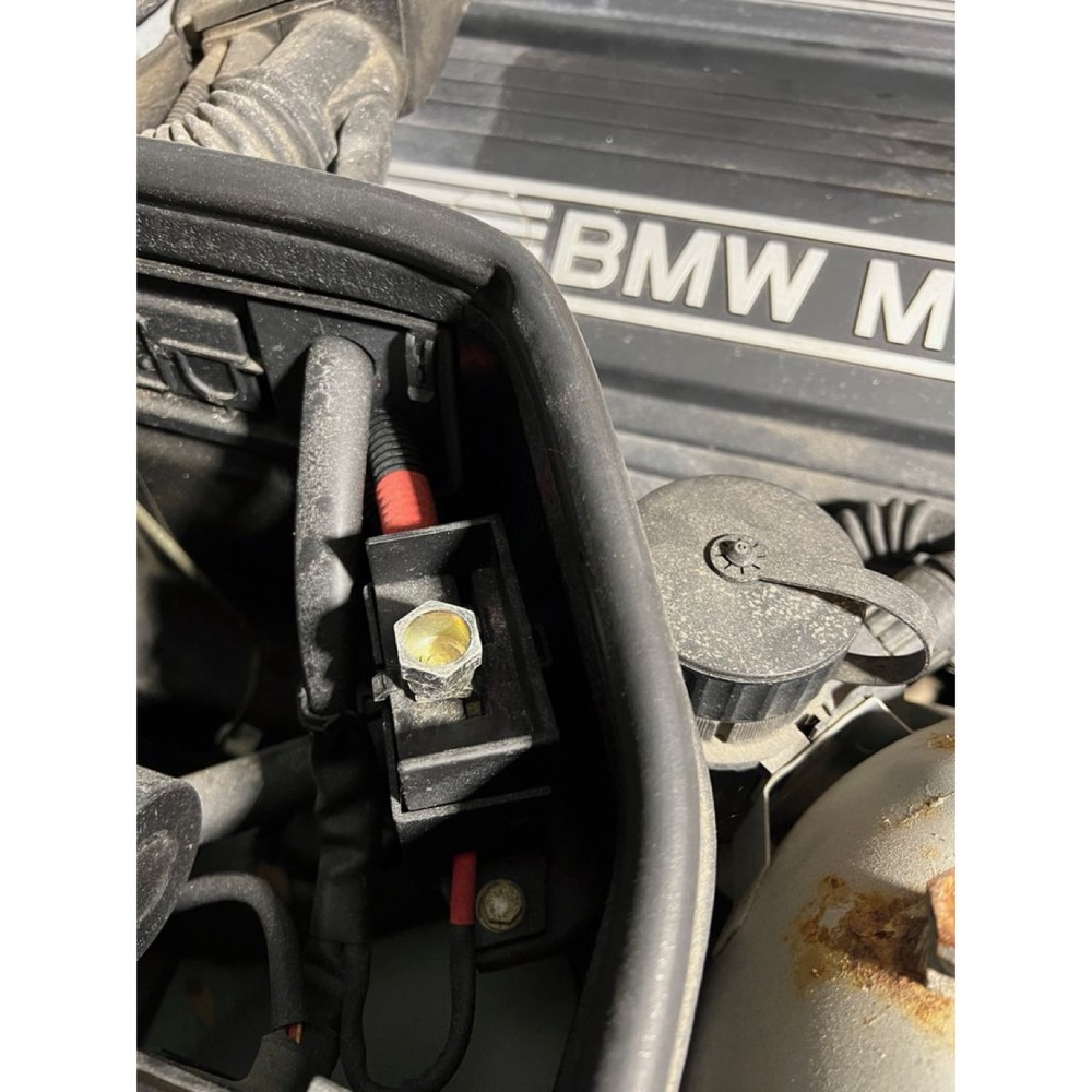 Akü Takviye (+) Terminal Kapağı (BMW Z3 M-Roadster Uyumlu) görsel 4