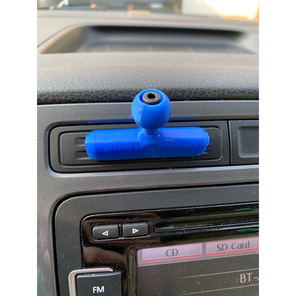 Volkswagen Tiguan 17 mm Kulaklı Telefon Tutucu
