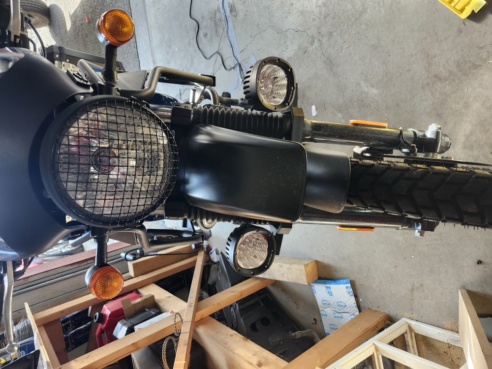 Royal Enfield Himalayan Sis Farı Montajı