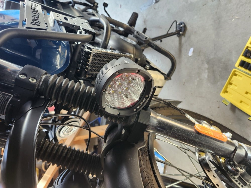 Royal Enfield Himalayan Sis Farı Montajı görsel 2