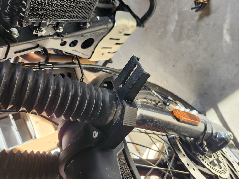 Royal Enfield Himalayan Sis Farı Montajı görsel 3