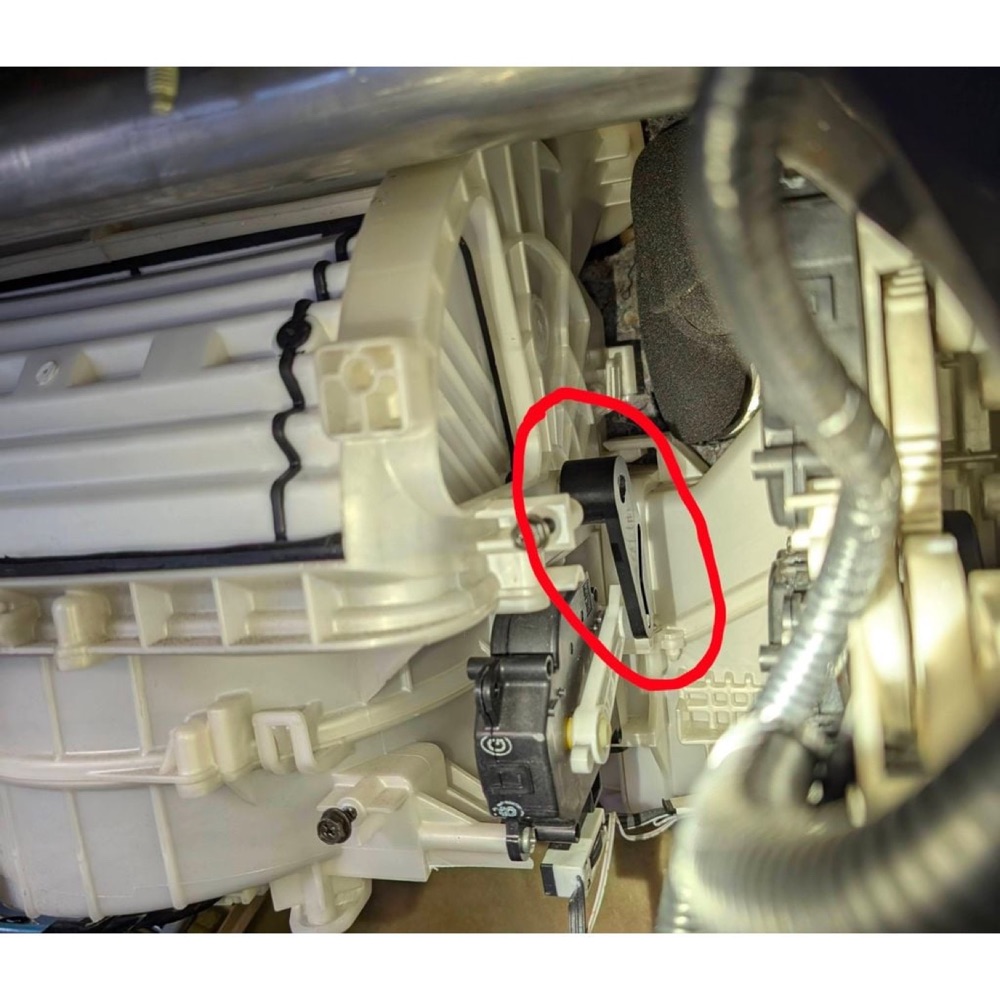 Lexus Isıtıcı Damper Servo Bağlantısı (87020-30010)