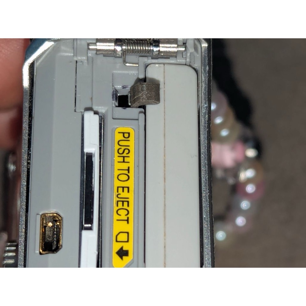 Nikon Coolpix 3700 için Pil Kilit Pimi (Yedek Parça) görsel 2
