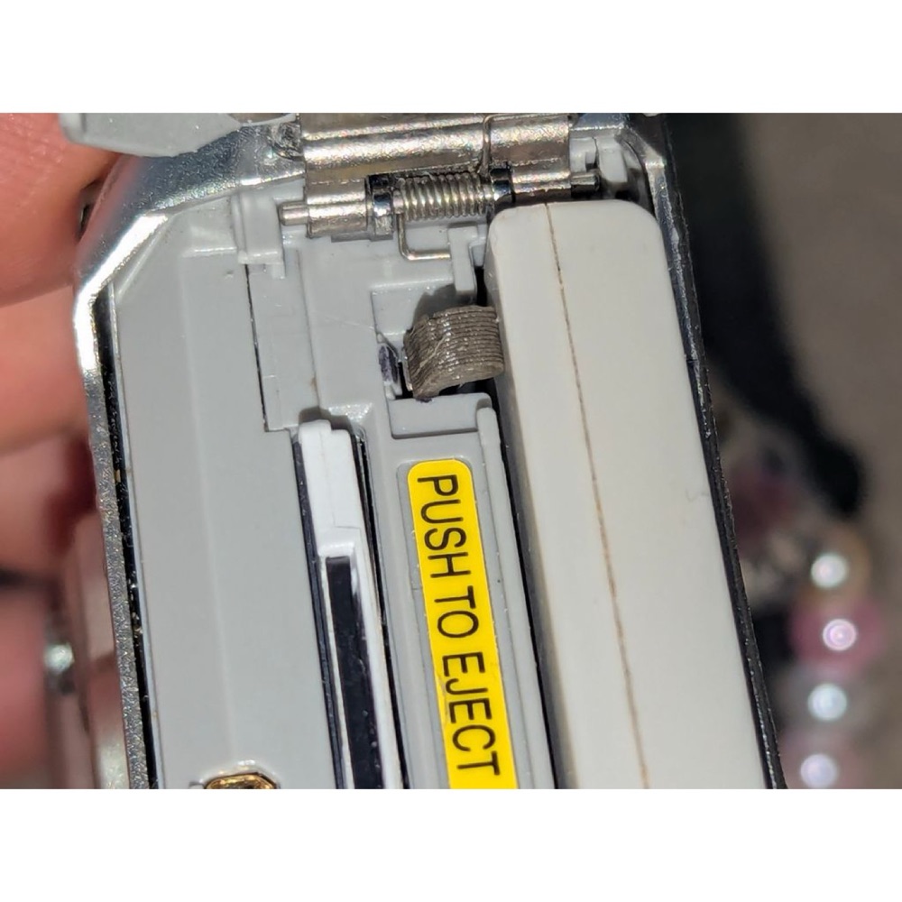 Nikon Coolpix 3700 için Pil Kilit Pimi (Yedek Parça) görsel 3