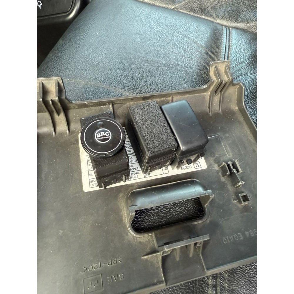 Nissan X-Trail (T30) ön panel kör tapası (LPG kumanda yuvası)