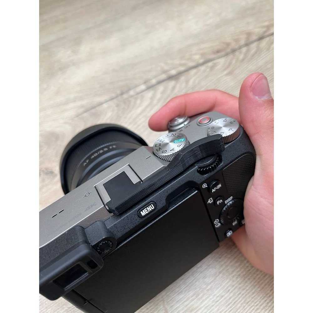 Sony A7C Başparmak Dayanağı (Thumb Grip, Flaş Ayağına Takılır) görsel 2