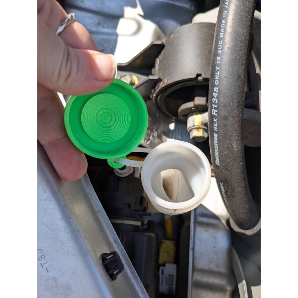 Suzuki SX4 Cam Suyu Deposu Kapağı görsel 2