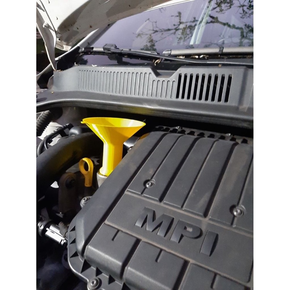 Mitsubishi 4G94 motor yağı doldurma hunisi (çevirmeli kilit) görsel 4