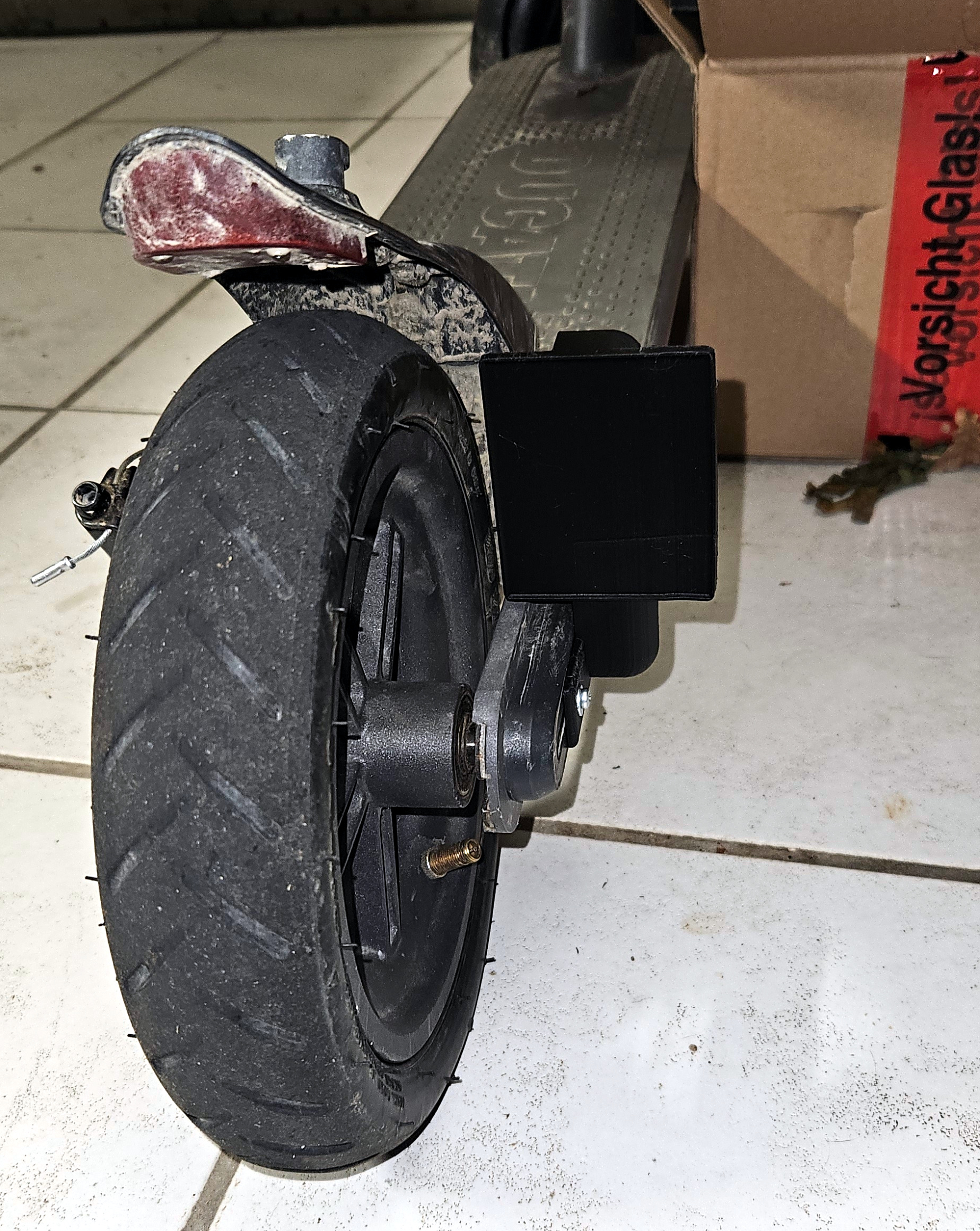Ducati Pro 1 Evo (E-Scooter) Plaka Tutucu görsel 3