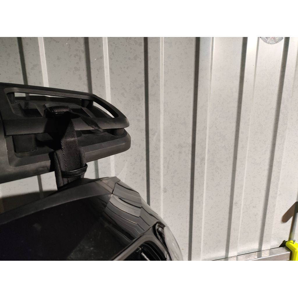 Husqvarna Svartpilen 401 Kask Askısı görsel 3
