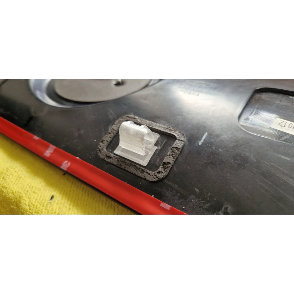 Ford Mustang (2011-2014) Bagaj Kapağı Trim Onarım Klipsi