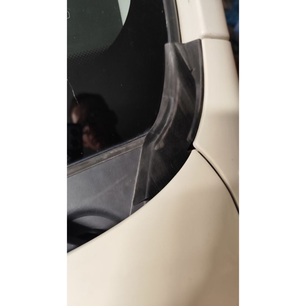 SsangYong Korando Ön Cam Köşe Trim Kapağı (79440-34000) görsel 4
