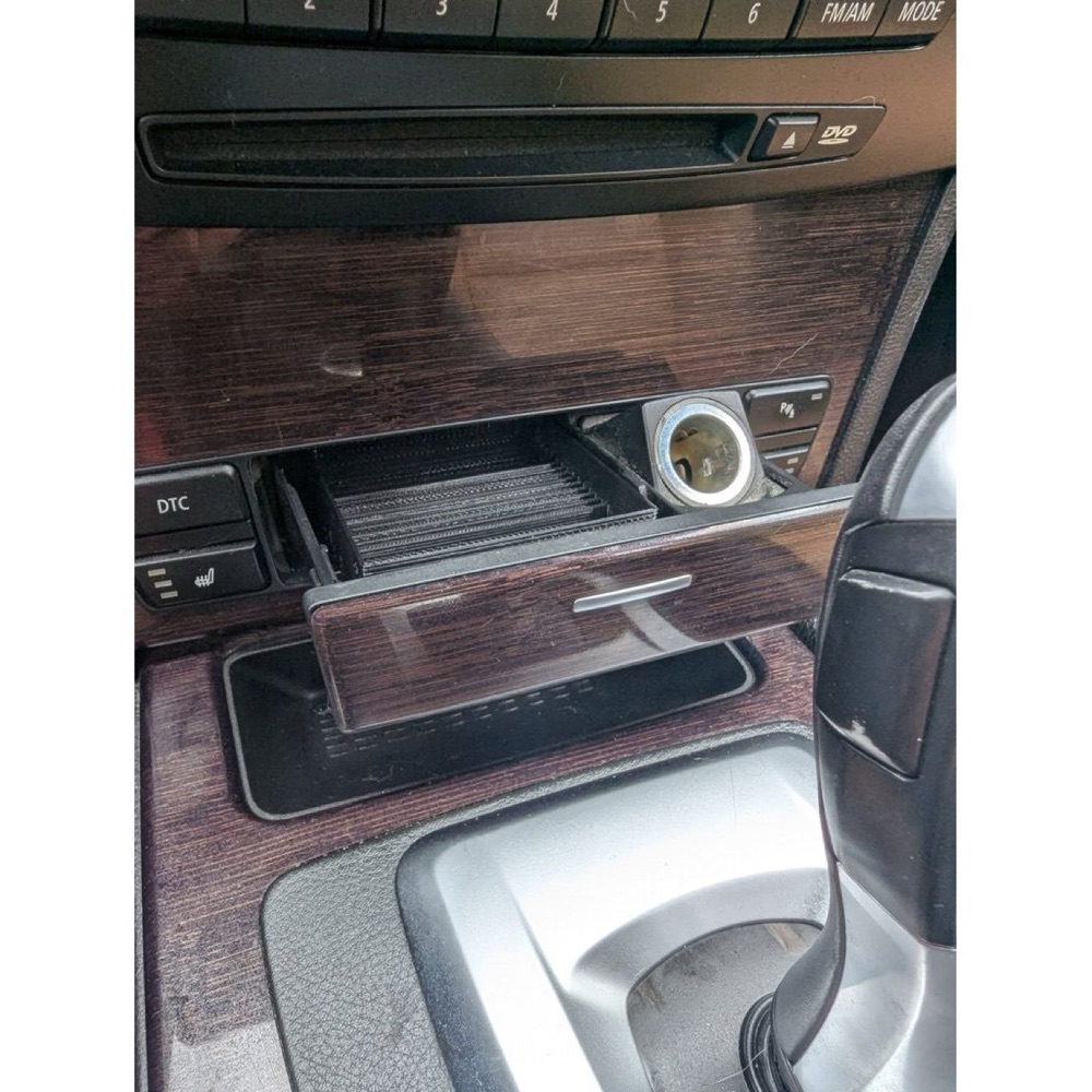Küllük Yerine Bozuk Para Tutucu (BMW E60/E61 Uyumlu) görsel 2