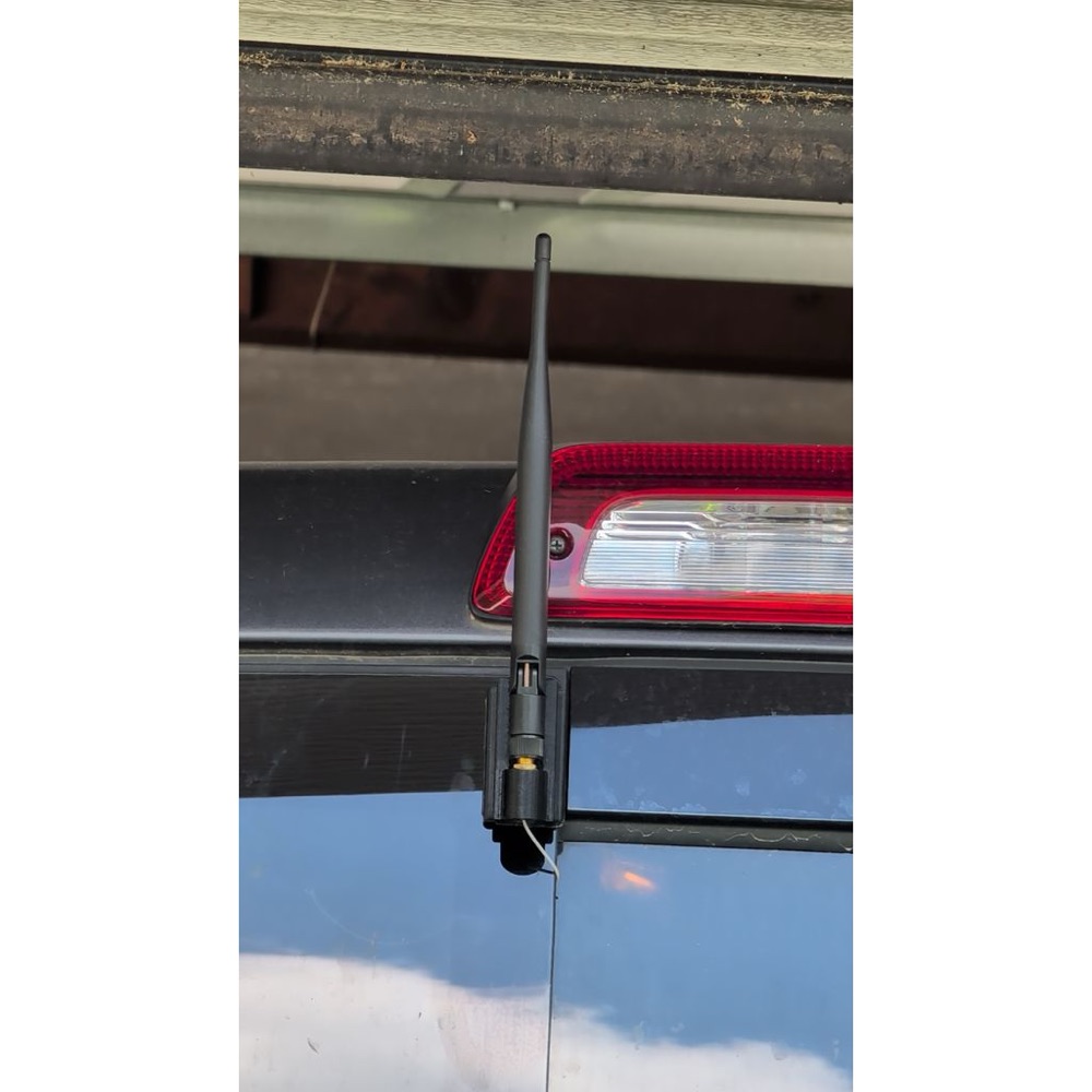 Toyota Tundra Arka Cam Anten Montaj Aparatı