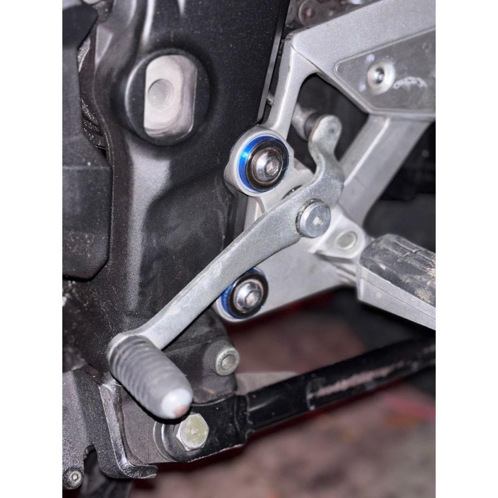 Yamaha FZ6 / FZ6R Ayak Pedalı Braketi Rondela İzolatörü görsel 2