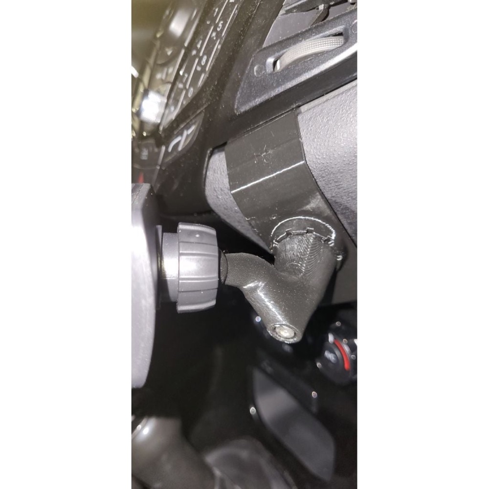 Ford Fiesta MK6.5 (2013-2017) Telefon Tutucu Tabanı