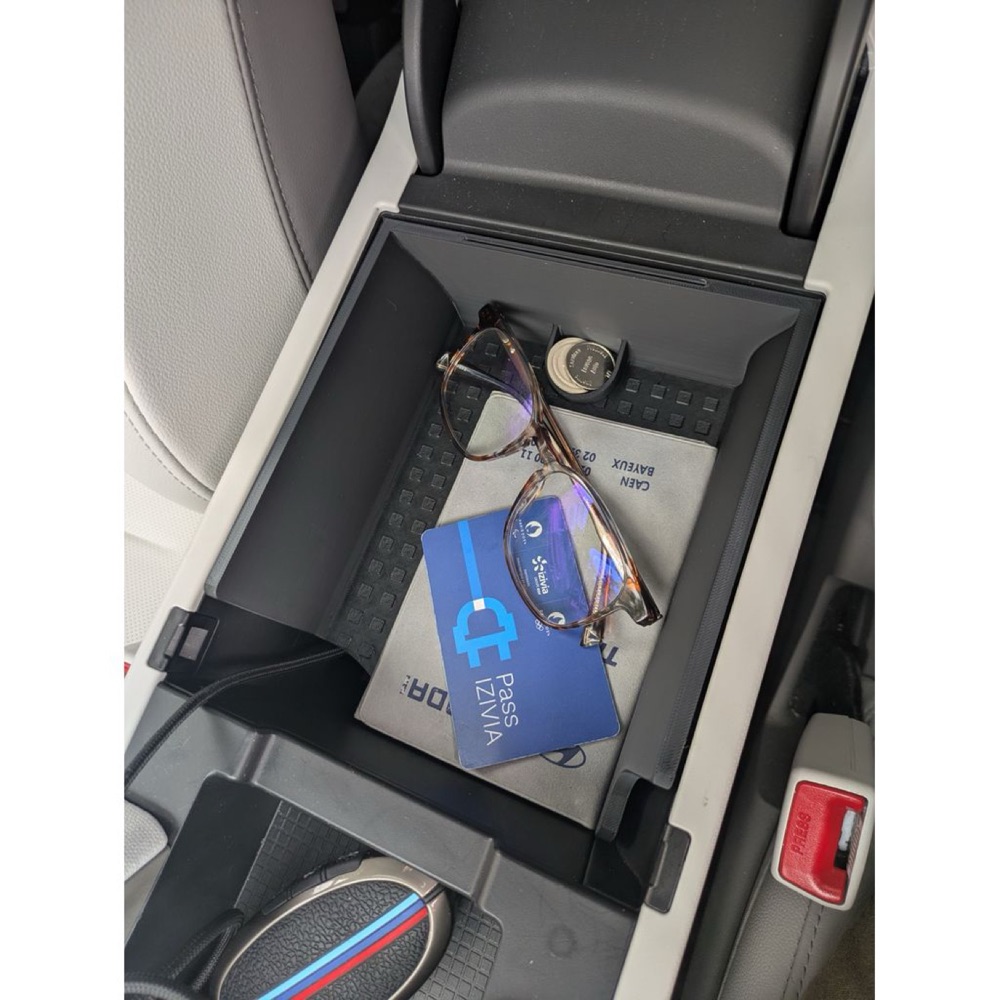 Hyundai Ioniq 6 Kolçak Orta Konsol Tepsisi görsel 3