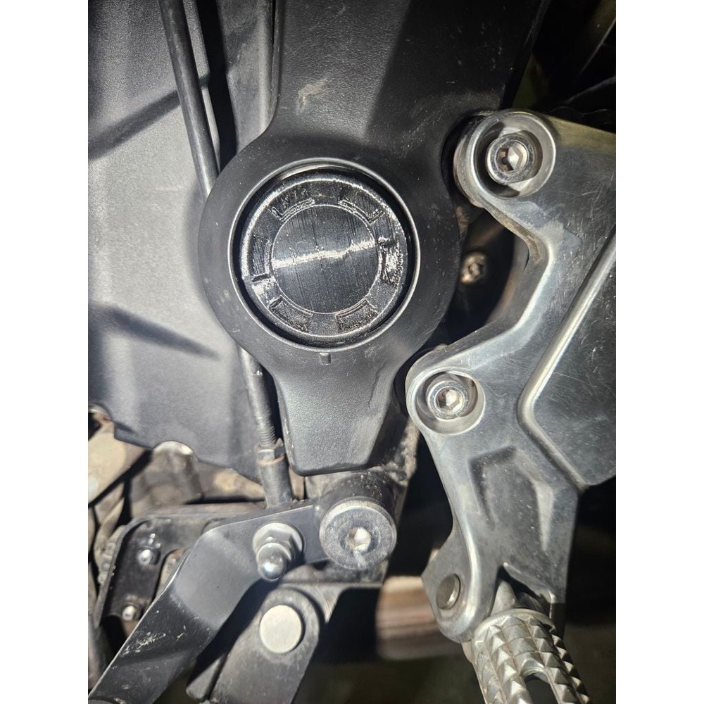 Triumph Trident/Tiger Sport 660 Salıncak Pivot Kapağı görsel 2