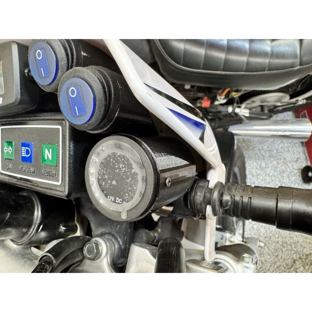 TW200 Volt Meter, 2 x switches, Tachometer Mount görsel 3