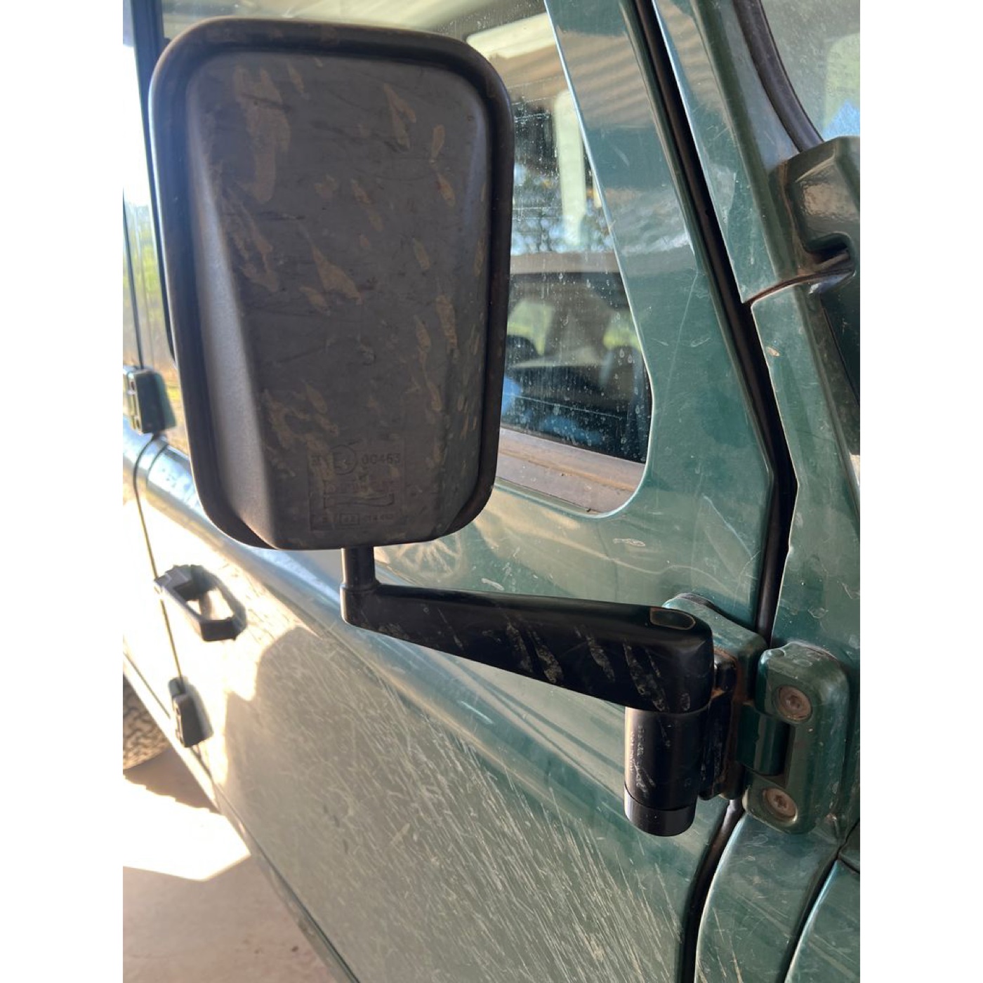 Land Rover Defender Ayna Mentese Kapağı (1990-2015) görsel 2