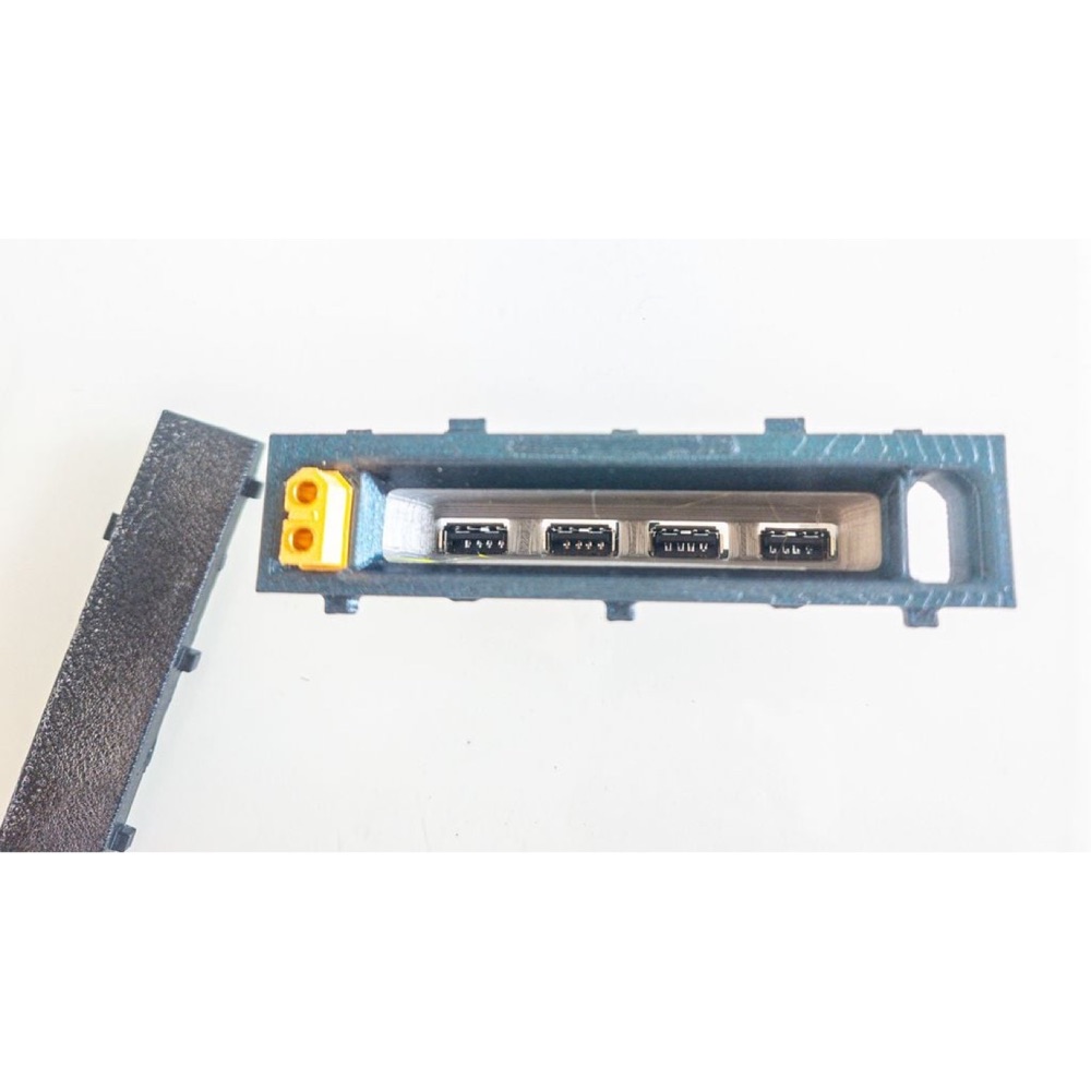 Volkswagen Golf IV Merkezi Tünel USB/XT50 Adaptörü görsel 2