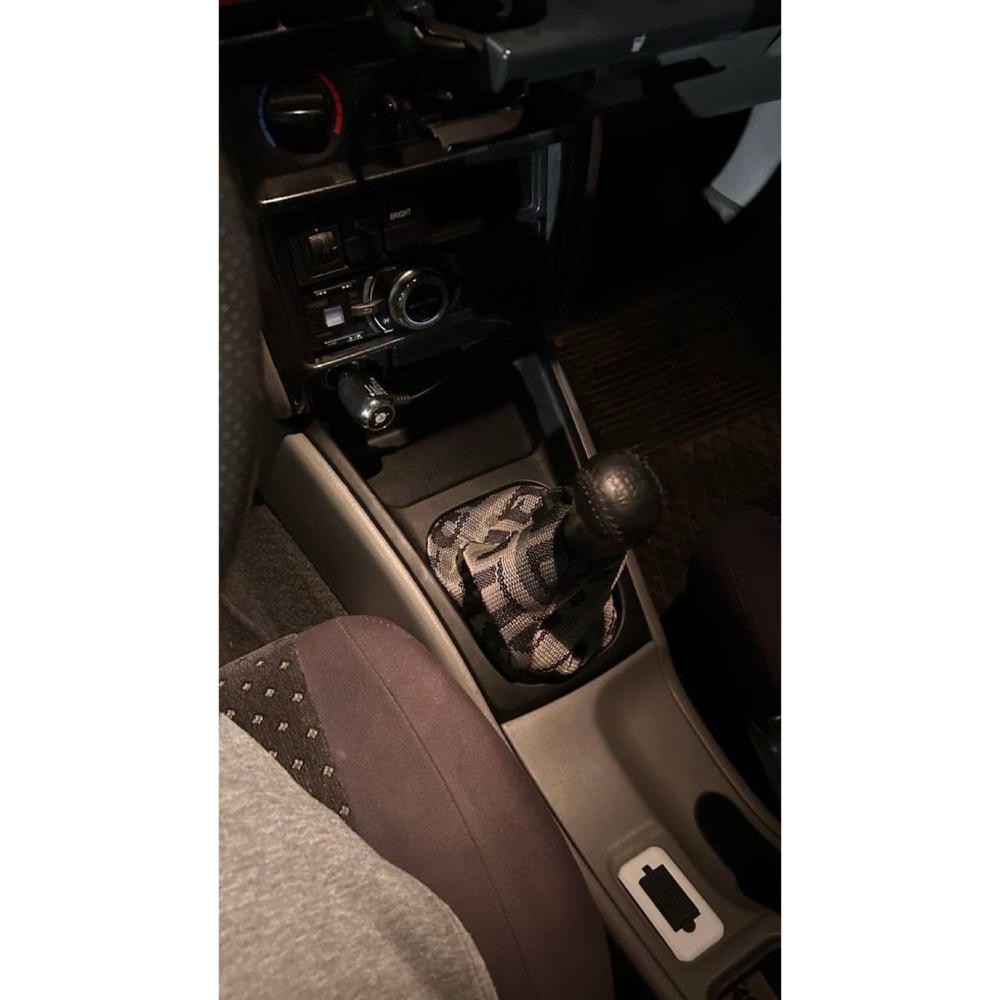 Subaru Forester SF8 Vites Körüğü Çerçevesi görsel 4