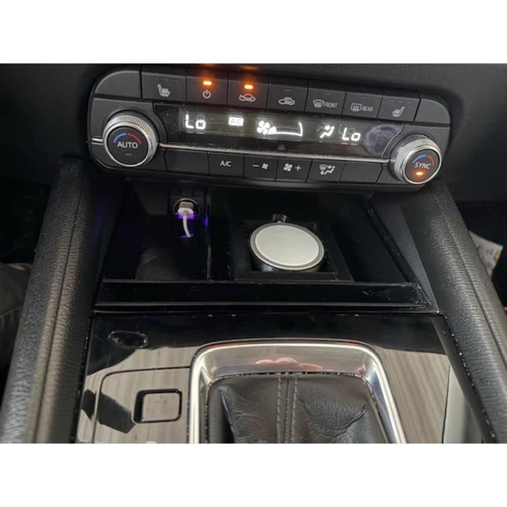 Mazda CX-5 Ön Bölme Kablosuz Şarj Eklentisi