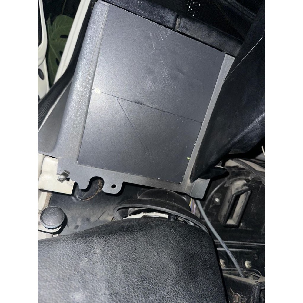 Renault Trafic 2 Sigorta Kutusu Kapağı görsel 3