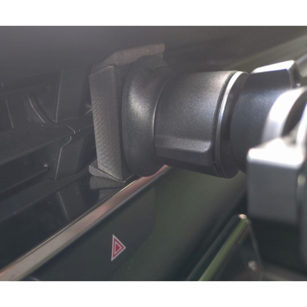 Mazda MX-30 Telefon Tutucu Adaptörü görsel 2