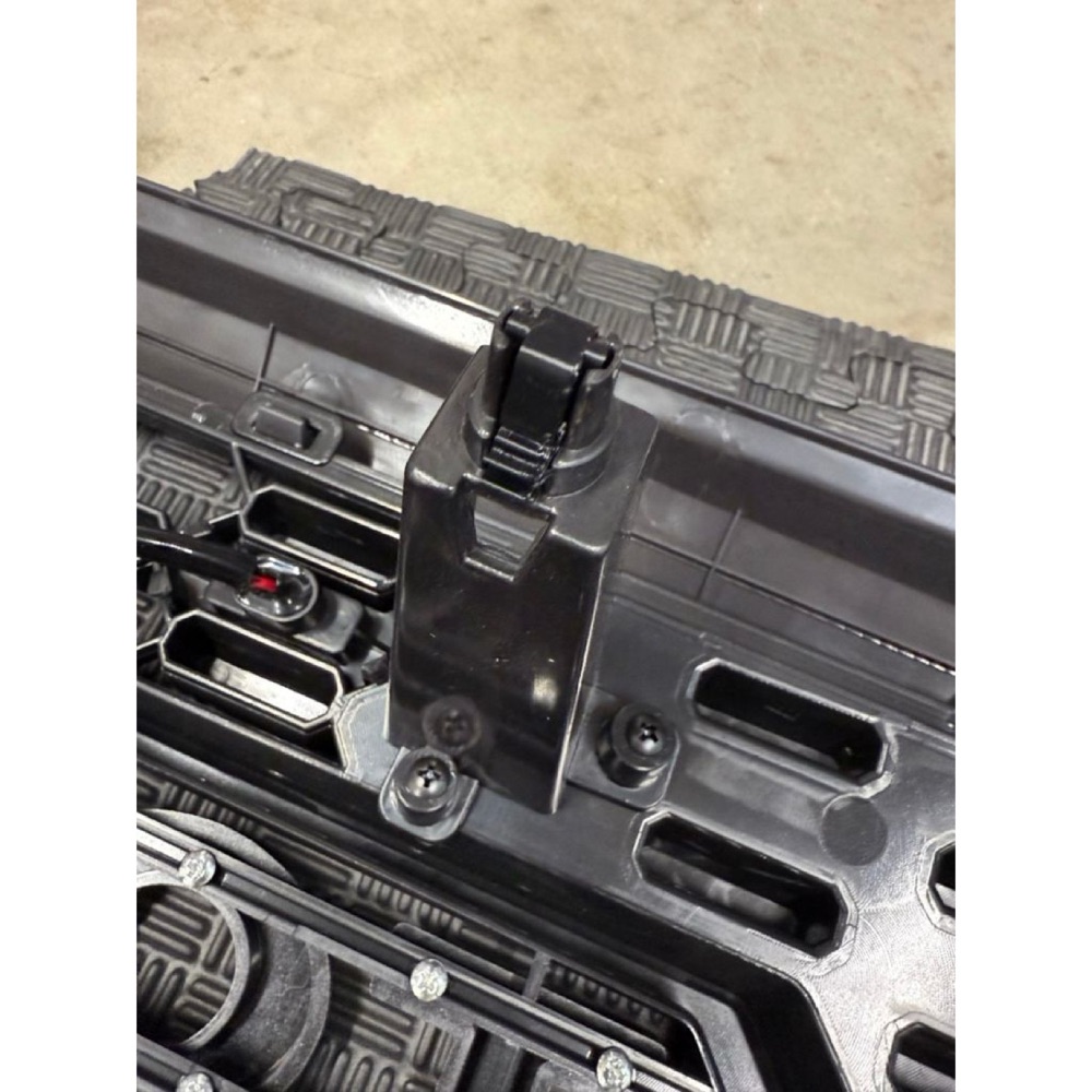 Toyota Tacoma 1. Nesil Izgara Klipsleri 90467-12040