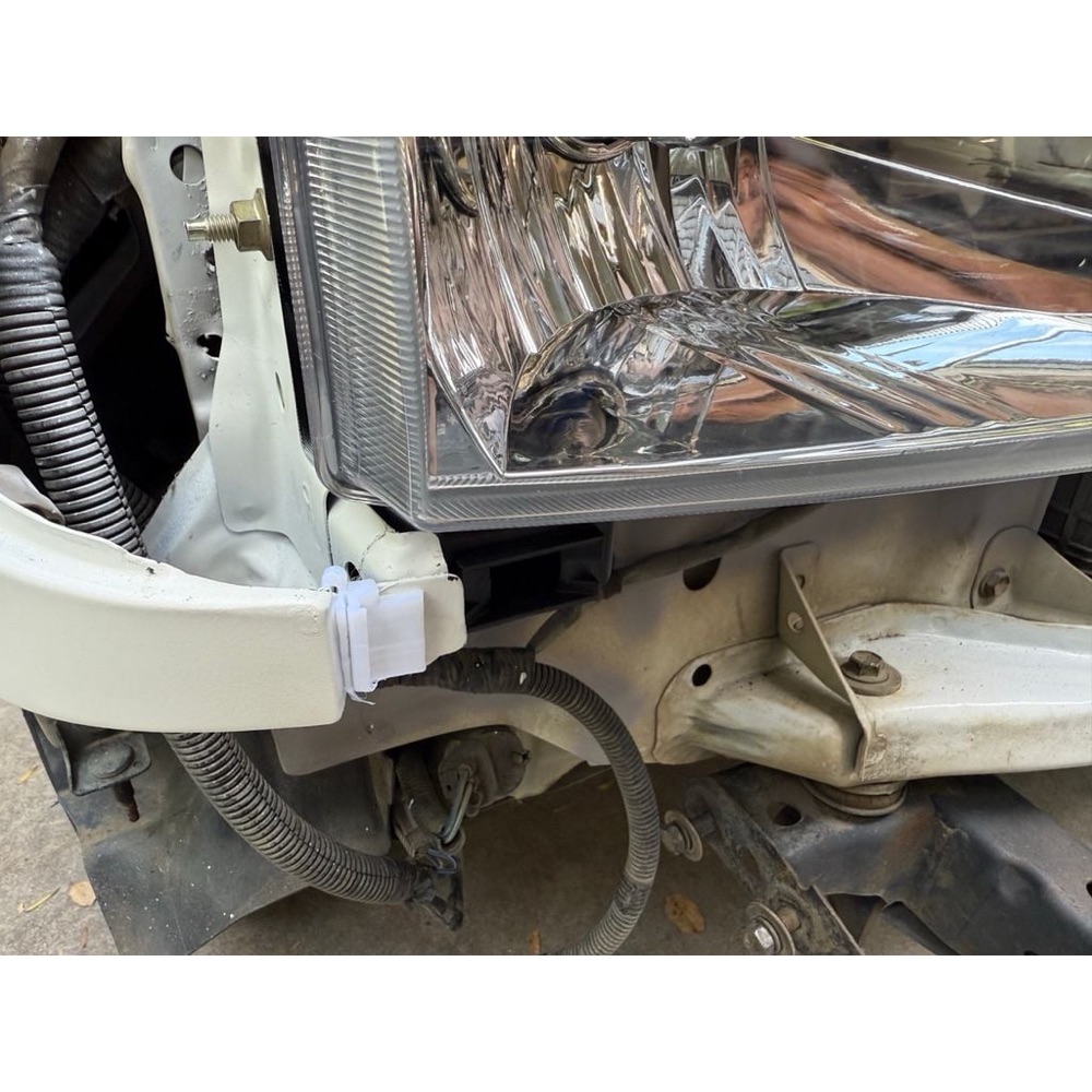 Toyota Tacoma Far Dolgu Paneli Klipsi (1. Nesil, Sağ + Sol)