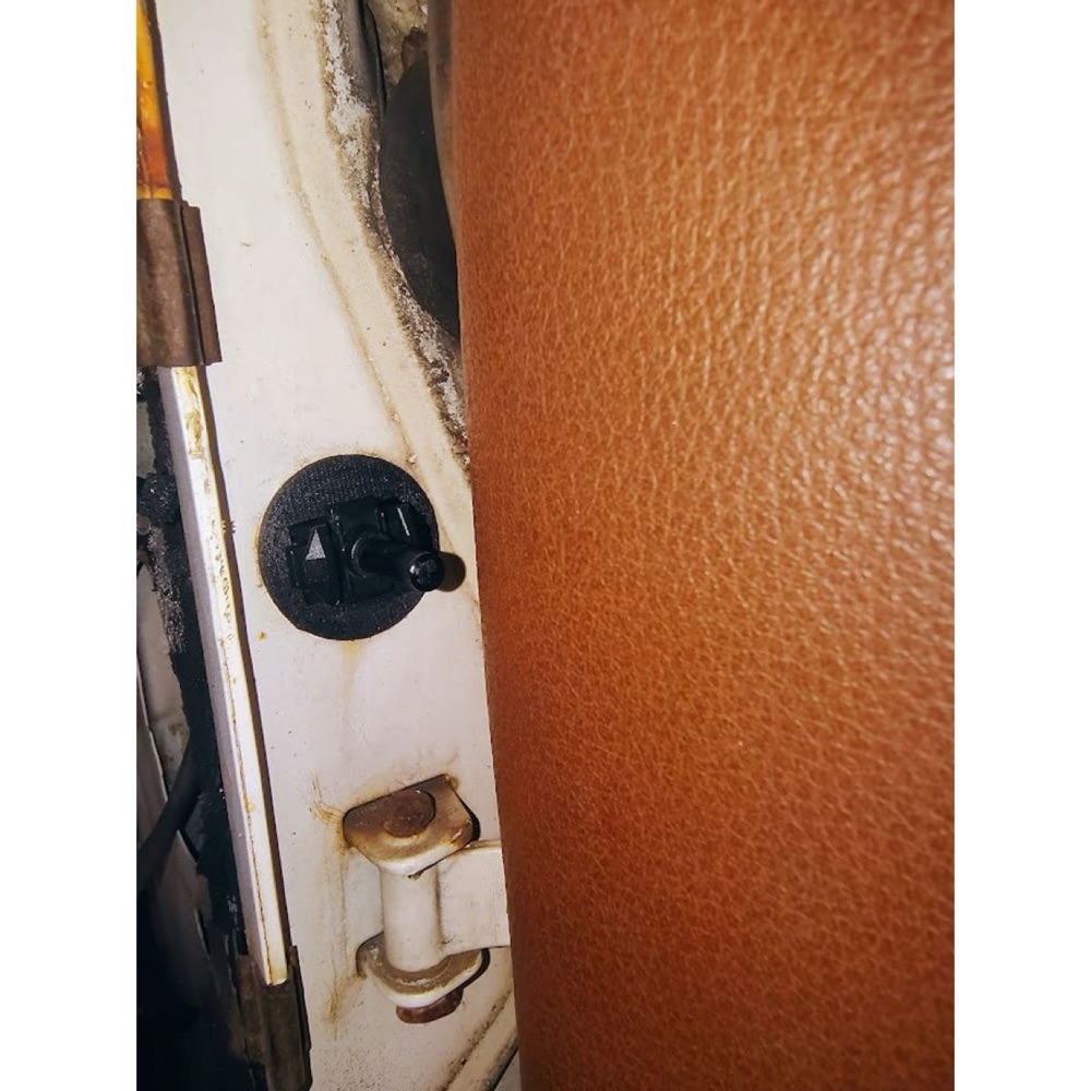 Mercedes W114/W115 Kapı Anahtar Yuva Adaptörü