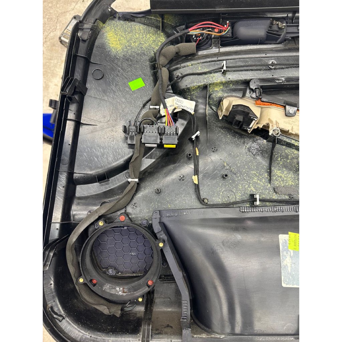Audi A4 B5 5.25" Ön Hoparlör Adaptörü (Yaylı Klips) görsel 4