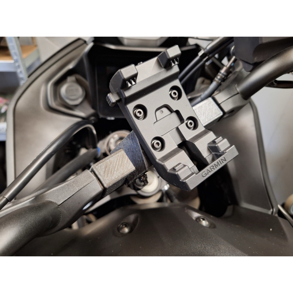 Yamaha Tracer 7 GT Navigasyon Cihazı Montaj Adaptörü görsel 2