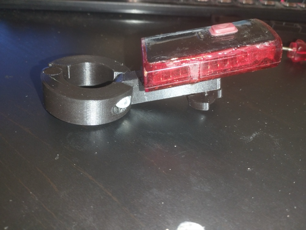 Bisiklet Lamba Tutucusu (27,2 mm Sele Borusu Uyumlu)