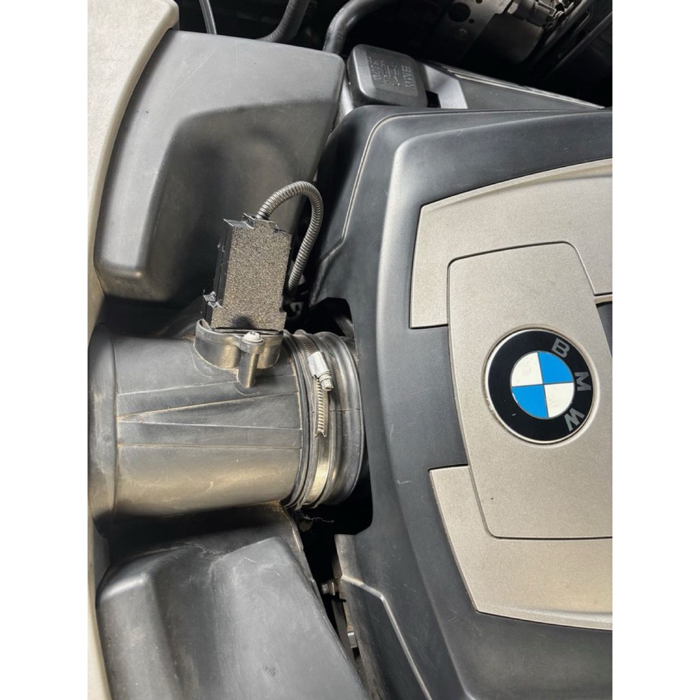 Hava Kütlesi Sensörü Soketi Toz Kapağı (BMW E66 Uyumlu)