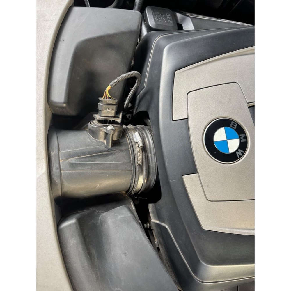 Hava Kütlesi Sensörü Soketi Toz Kapağı (BMW E66 Uyumlu) görsel 2