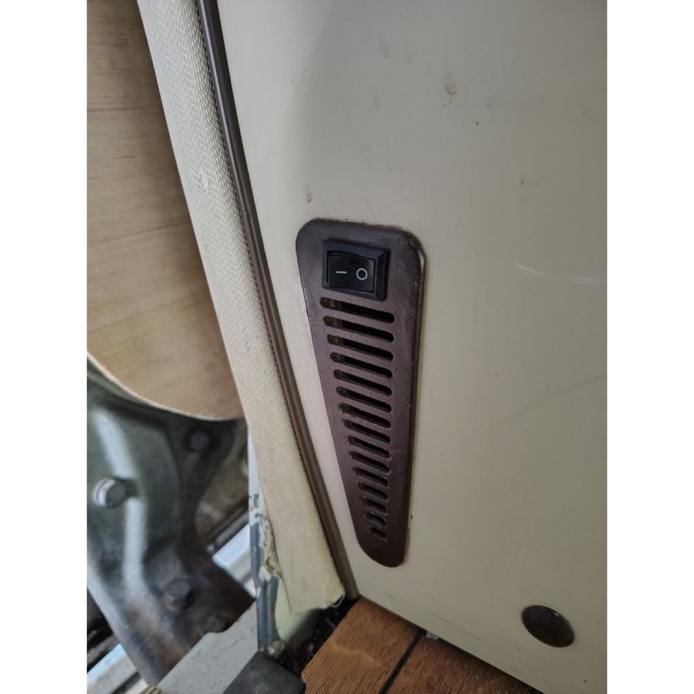 VW Vanagon Dizel Isıtıcı İç Hava Girişi Kapak