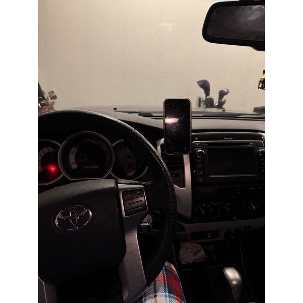 Toyota Tacoma MagSafe Telefon Tutucu
