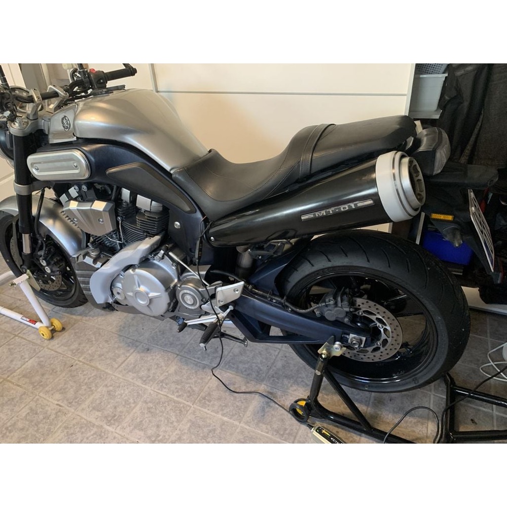 Yamaha MT-01 Egzoz Uç Kapağı görsel 3