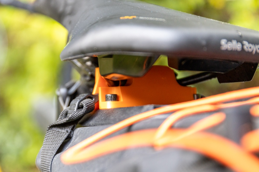 Bisiklet Sele Çantası Adaptörü (Ortlieb QR 13L / Selle Royal Sele Uyumlu) görsel 2