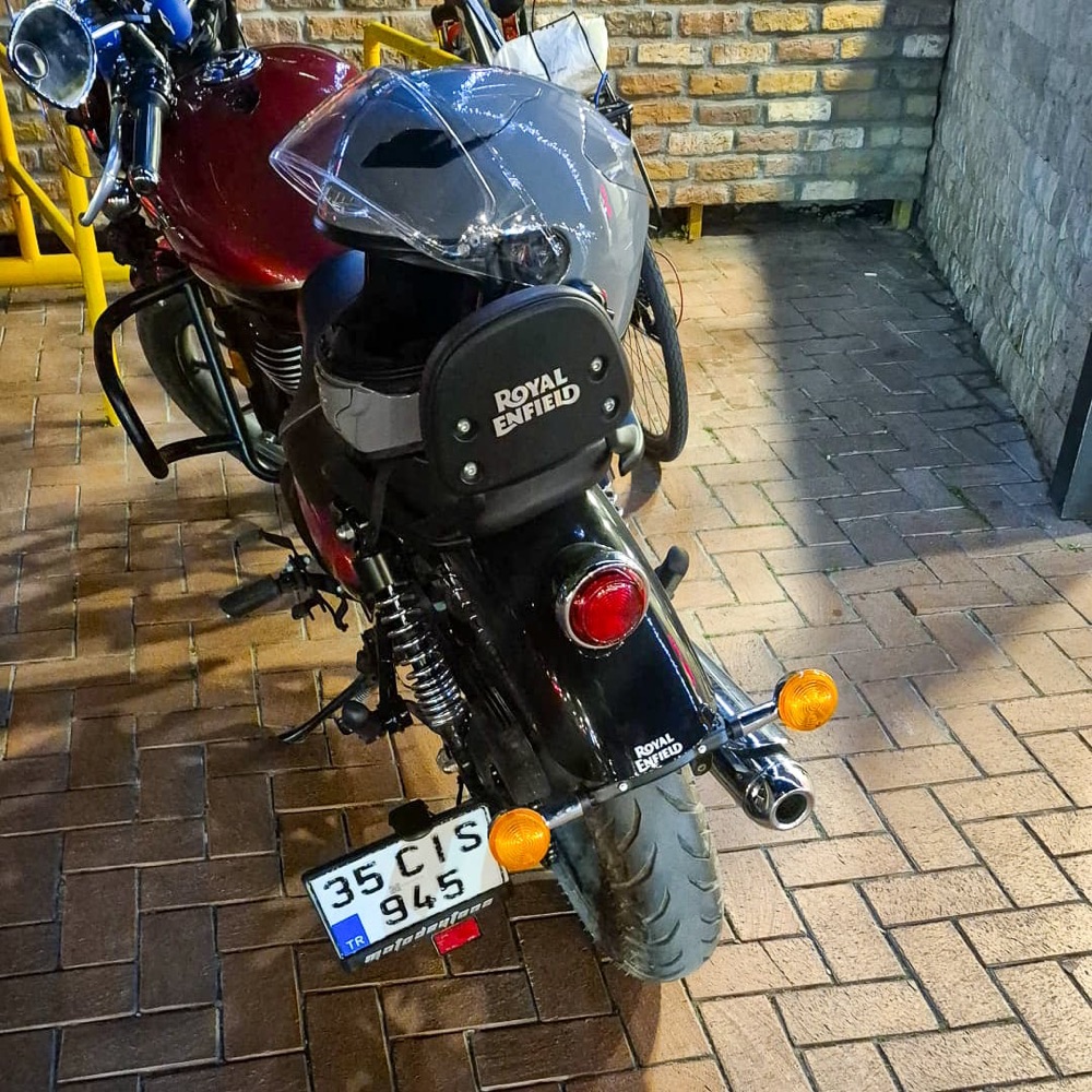 Royal Enfield Meteor 350 Plaka Çerçevesi Sökümü