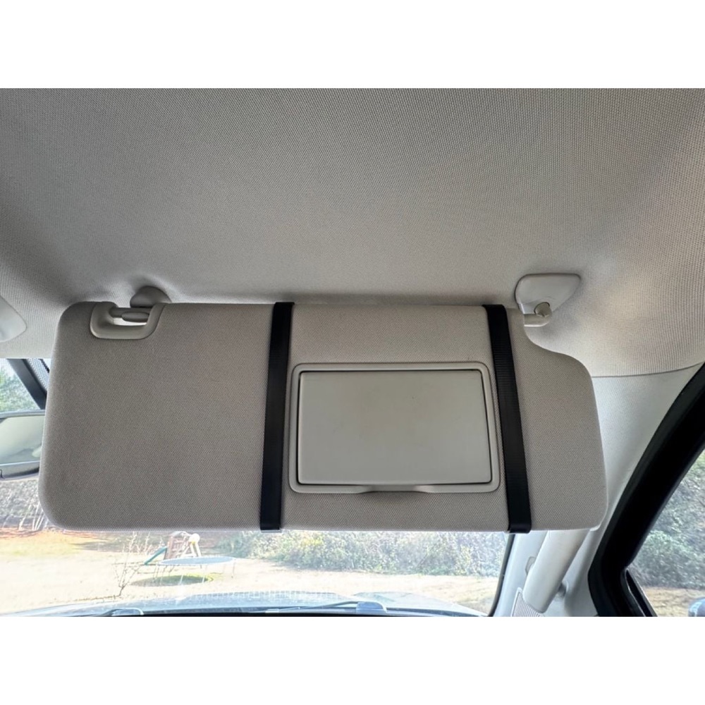 Nissan Titan (2. nesil) güneşlik destek + MOLLE panel