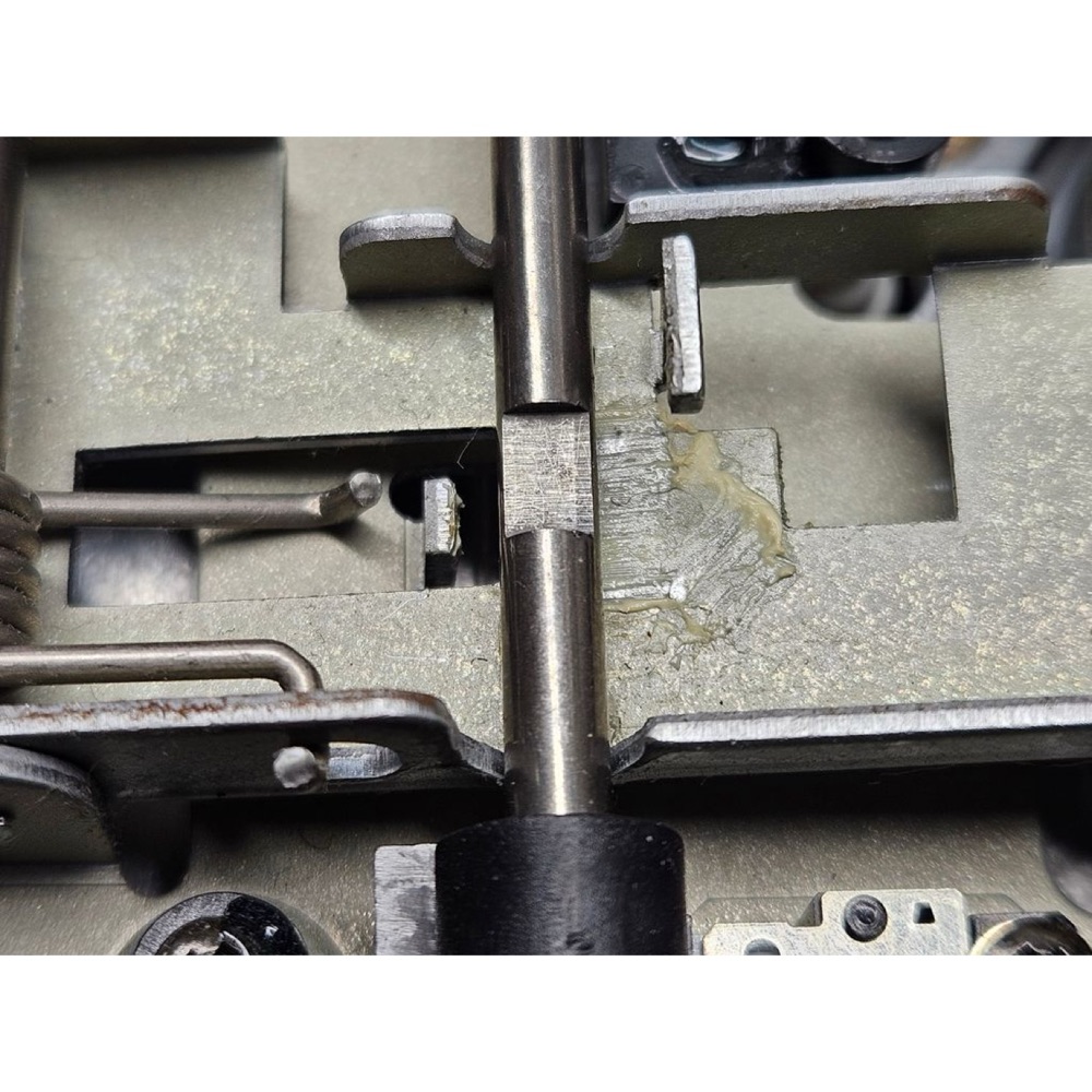 Mitsubishi 5.25" Disket Sürücü Kilitleme Kamı görsel 2