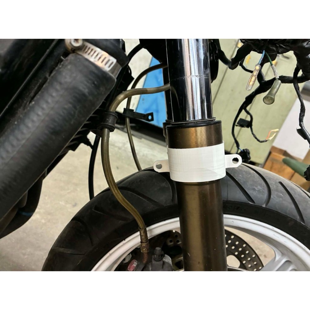 Honda CBR900RR Ön Çamurluk Bağlantı Parçası