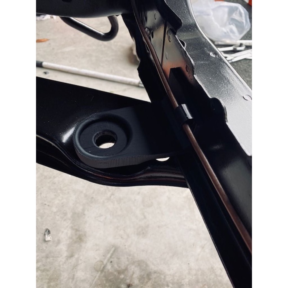 Nissan Silvia (S14) alt radyatör braketleri görsel 2