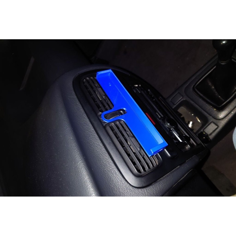 Nissan Primera (P10) havalandırma telefon tutucusu görsel 3