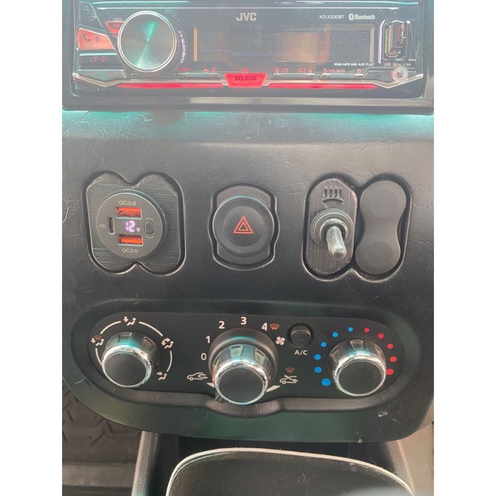 Nissan NP200 gösterge paneli eklentisi