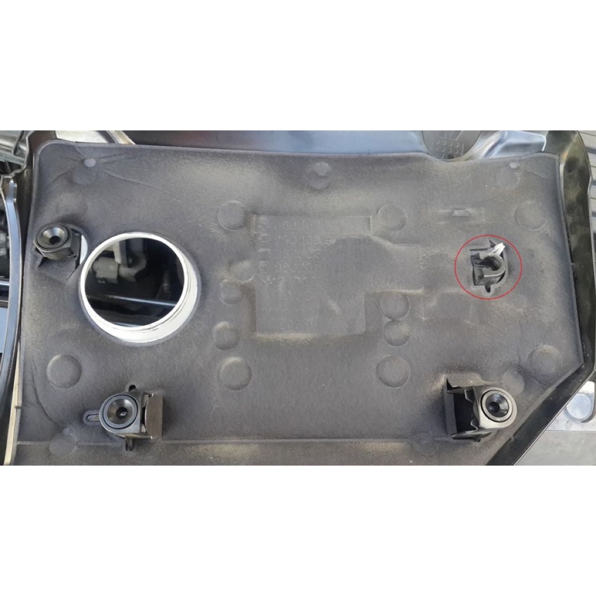 Audi/VAG Motor Kapağı Burcu (07C103226A) görsel 2